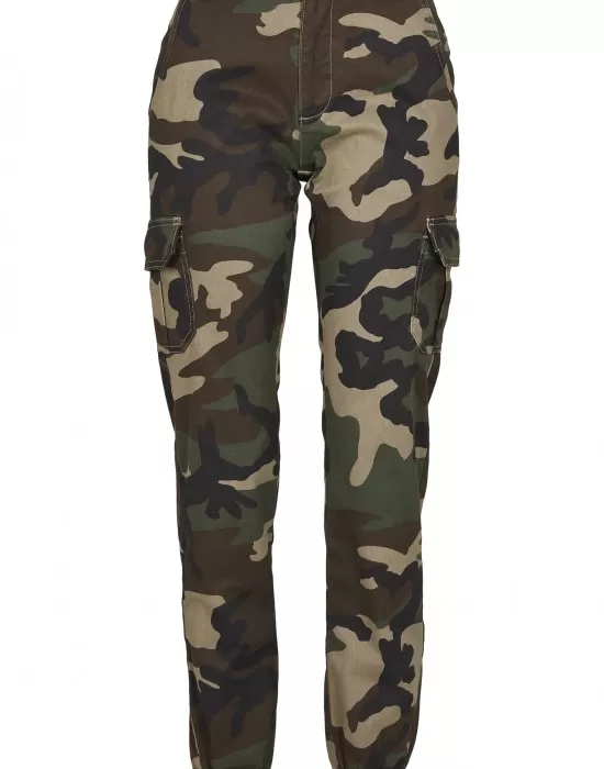Дамски карго панталон в зелен камуфлажен цвят Urban Classics Ladies High Waist Camo Cargo Pants, Панталони - Hoodstyle.bg