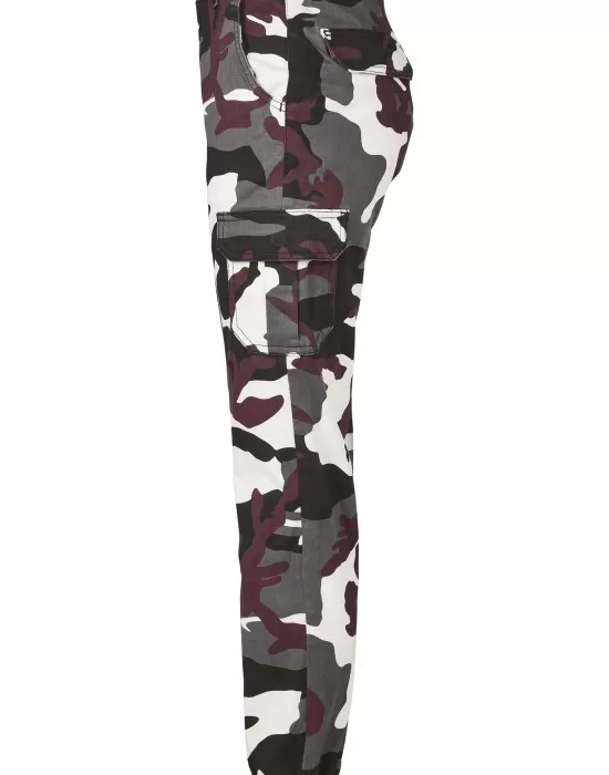 Дамски карго панталон във винено камуфлажен цвят Urban Classics Ladies High Waist Camo Cargo Pants, Панталони - Hoodstyle.bg
