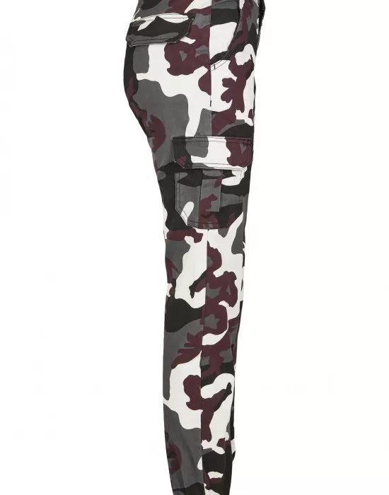 Дамски карго панталон във винено камуфлажен цвят Urban Classics Ladies High Waist Camo Cargo Pants, Панталони - Hoodstyle.bg