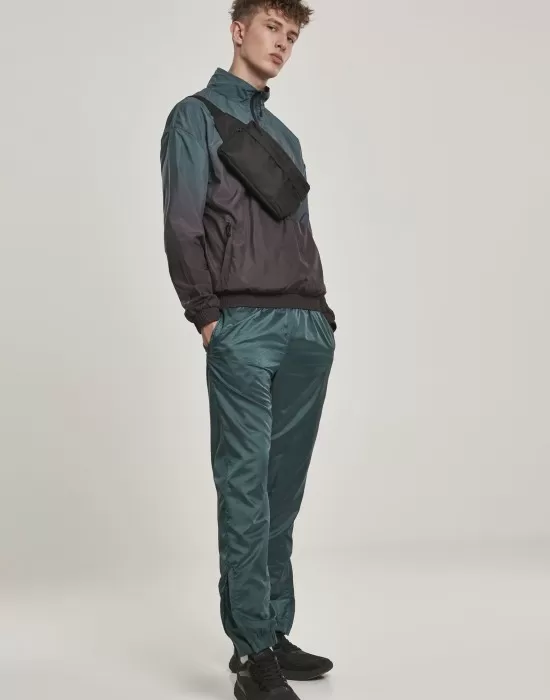 Мъжко яке в черно от Urban Classics Gradient Pull Over, Якета Пролет / Есен - Hoodstyle.bg