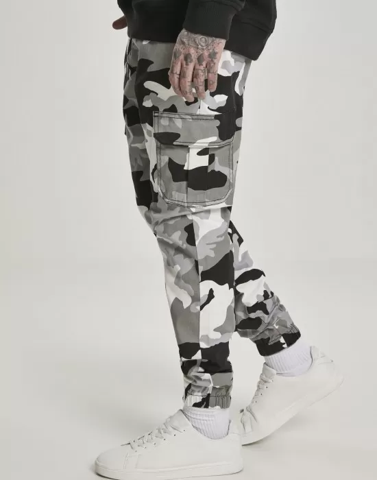 Мъжки панталон в сив камуфлаж Urban Classics snow camo, Панталони - Hoodstyle.bg