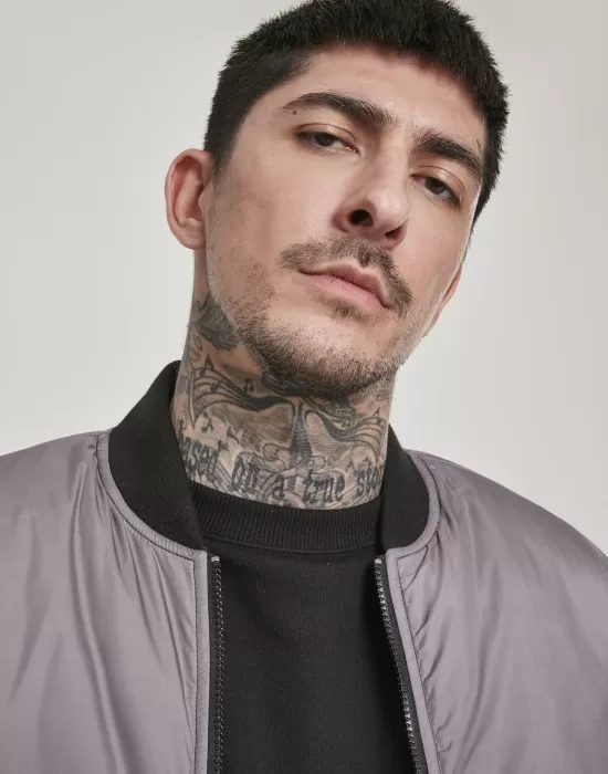 Мъжко яке в черно и сиво от Urban Classics Gradient Bomber, Бомбъри - Hoodstyle.bg
