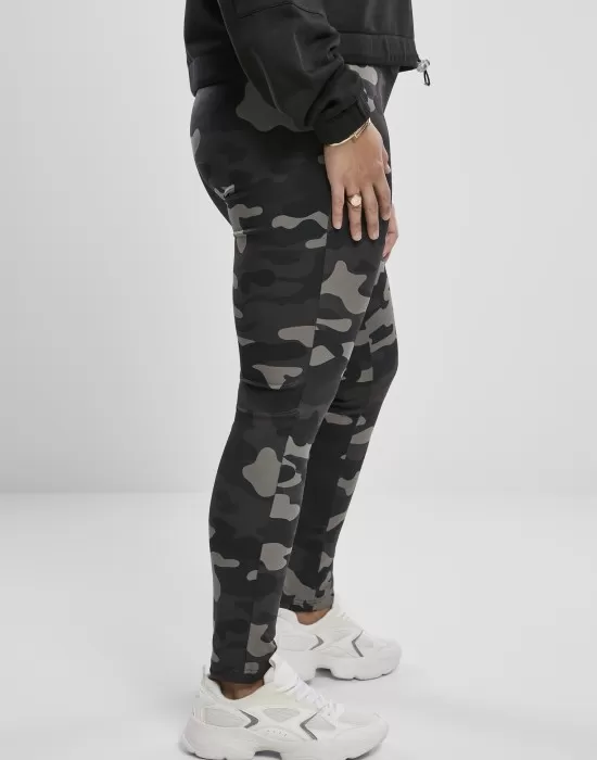 Дамски клин в сиво с камуфлажни шарки Urban Classics  Ladies High Waist Camo Tech Leggings, Клинове - Hoodstyle.bg