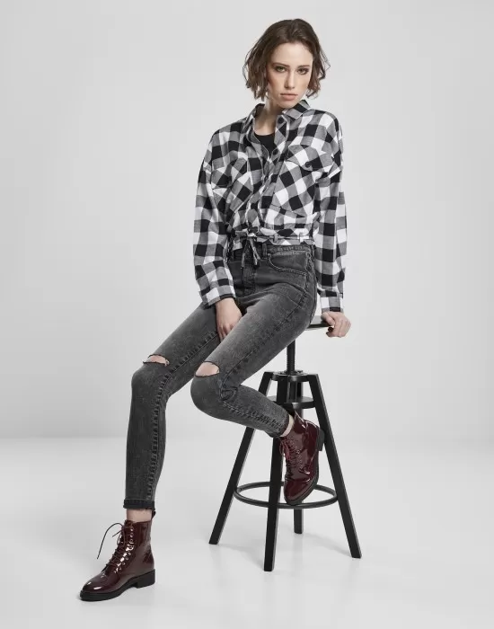Дамска карирана риза в черно и бяло Urban Classics Ladies Short Oversized Check, Блузи - Hoodstyle.bg