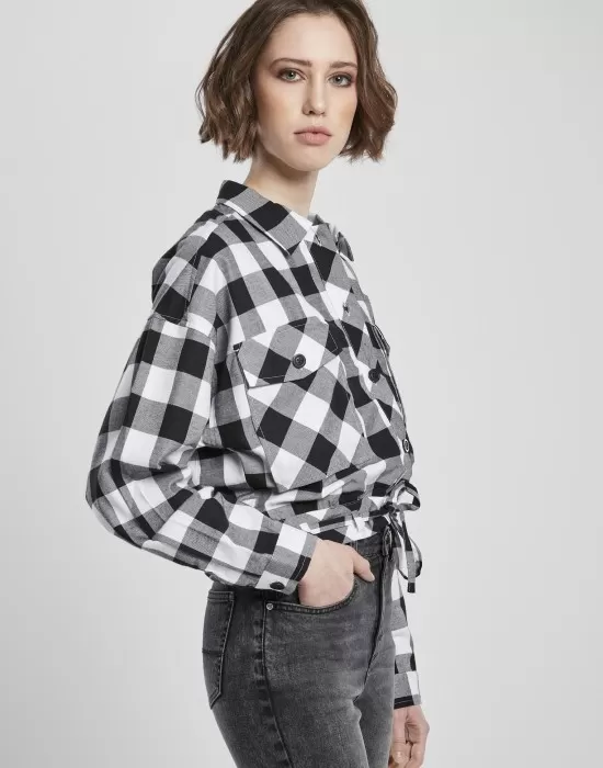 Дамска карирана риза в черно и бяло Urban Classics Ladies Short Oversized Check, Блузи - Hoodstyle.bg