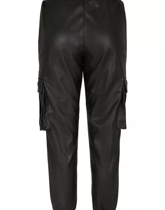 Дамски панталон в черно от Urban Classics Ladies Faux Leather Cargo, Панталони - Hoodstyle.bg