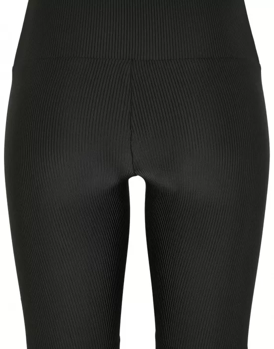 Дамски къс клин Urban Classics в черен цвят, Клинове - Hoodstyle.bg