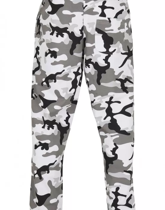 Мъжко долнище в камуфлажен десен Urban Classics Basic Camo Sweatpants 2.0, Долнища - Hoodstyle.bg