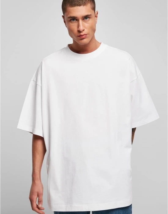 Мъжка овърсайз тениска в бяло Urban Classics Huge Tee, Овърсайз - Hoodstyle.bg