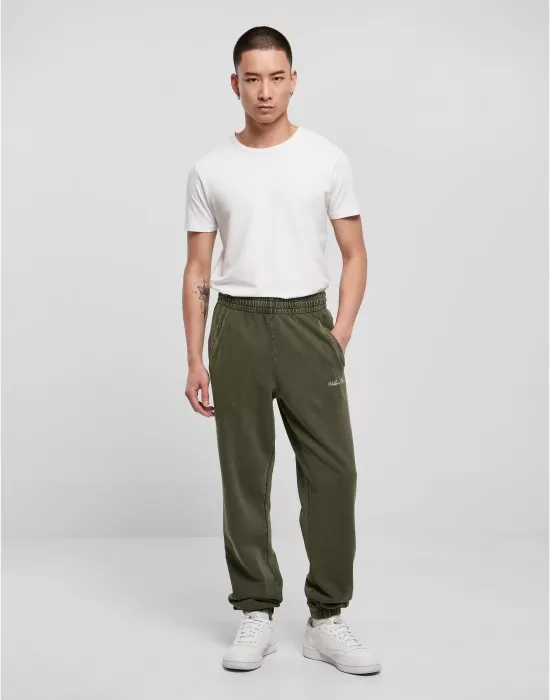 Мъжко спортно долнище в цвят маслина Urban Classics Sweatpants, Долнища - Hoodstyle.bg