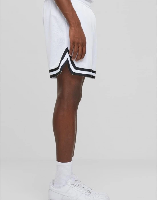 Мъжки къси панталони в бял цвят Urban Classics Basketball Shorts, Къси - Hoodstyle.bg