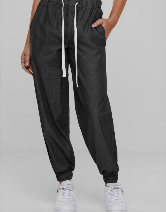 Дамски панталон в черно Urban Classics Denim Jogpants, Панталони - Hoodstyle.bg