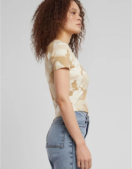 Дамска къса тениска в камуфлажен цвят Urban Classics Ladies Cropped Camo Tee