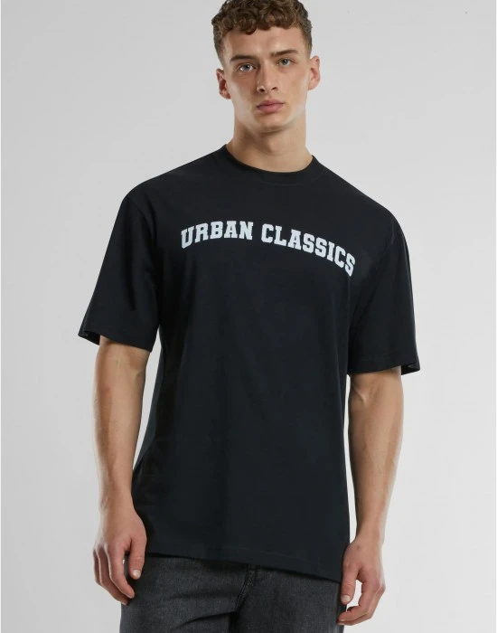 Мъжка тениска Urban Classics UC College Logo black, Овърсайз - Hoodstyle.bg