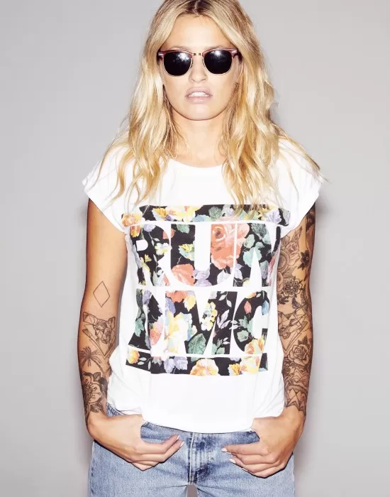 Дамска тениска Mister Tee RUN DMC Floral, Тениски - Hoodstyle.bg