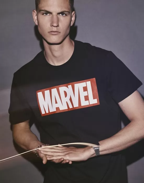 Мъжка тениска Merchcode Marvel Logo в черен цвят, Тениски - Hoodstyle.bg