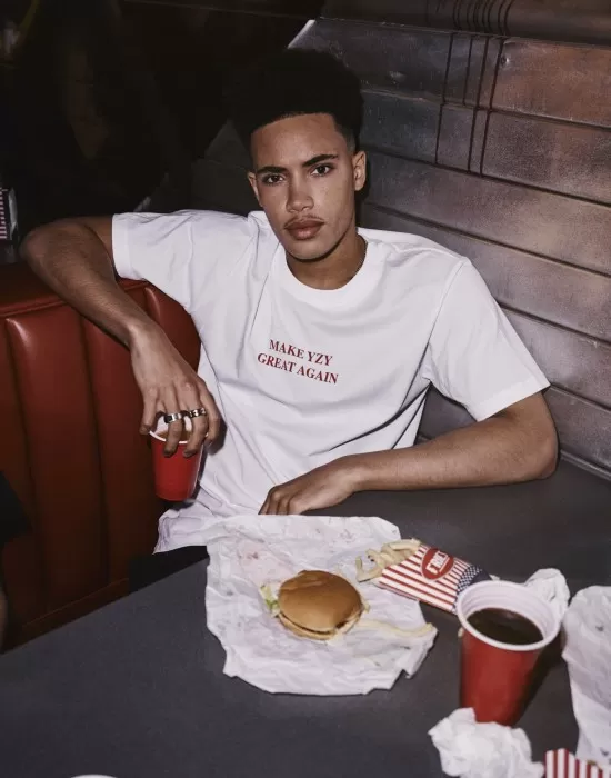 Мъжка тениска Mister Tee Great Again в бял цвят, Тениски - Hoodstyle.bg