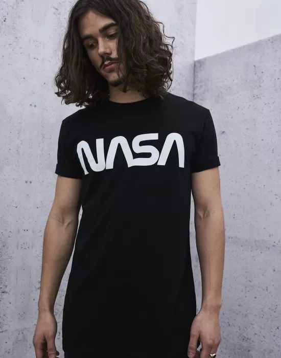 Мъжка тениска Mister Tee NASA Worm в черен цвят, Тениски - Hoodstyle.bg