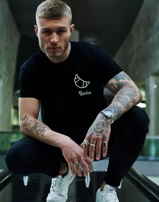 Мъжка тениска Mister Tee Paris в черен цвят, Тениски - Hoodstyle.bg