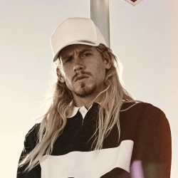 Шапка с козирка в бяло 5-Panel Curved Classic Snapback 
