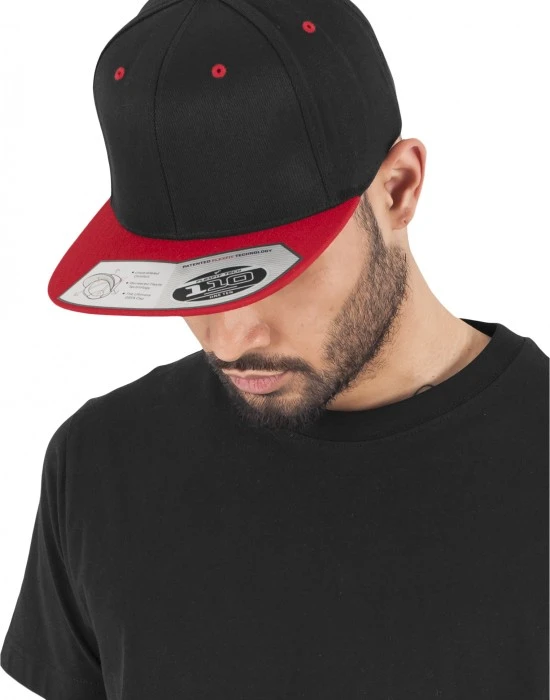 Шапка с козирка в черно 110 Fitted Snapback, Шапки с козирка - Hoodstyle.bg