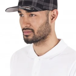 Шапка с козирка в черно и сиво Flexfit Tartan Plaid