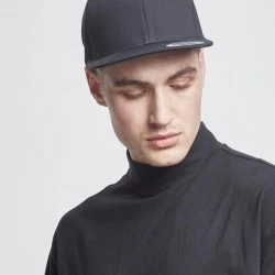 Шапка с козирка в черно Organic Cotton Snapback 