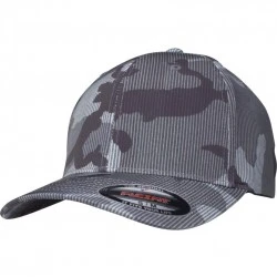 Шапка с козирка в камуфлажно сиво Flexfit Camo Stripe Cap C&S
