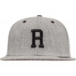 Шапка с козирка в сив и черен цвят Letter Snapback R 
