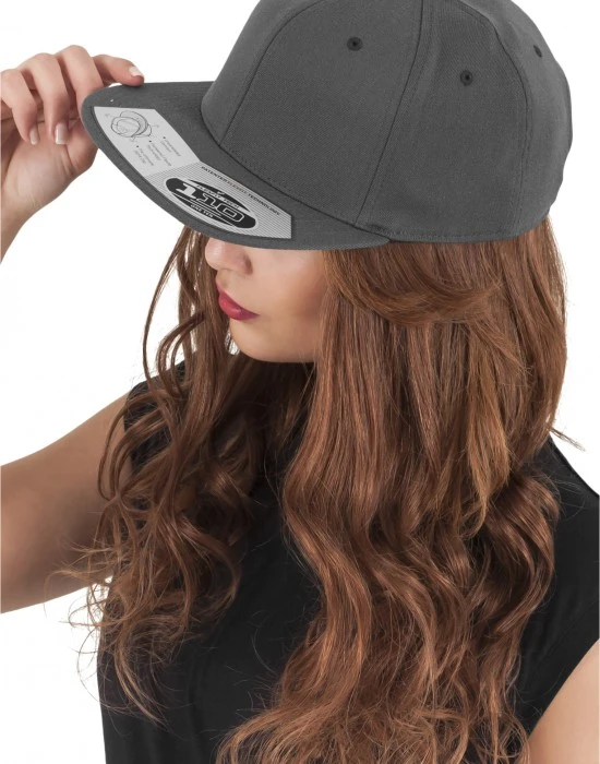 Шапка с козирка в тъмносиво 110 Fitted Snapback, Шапки с козирка - Hoodstyle.bg