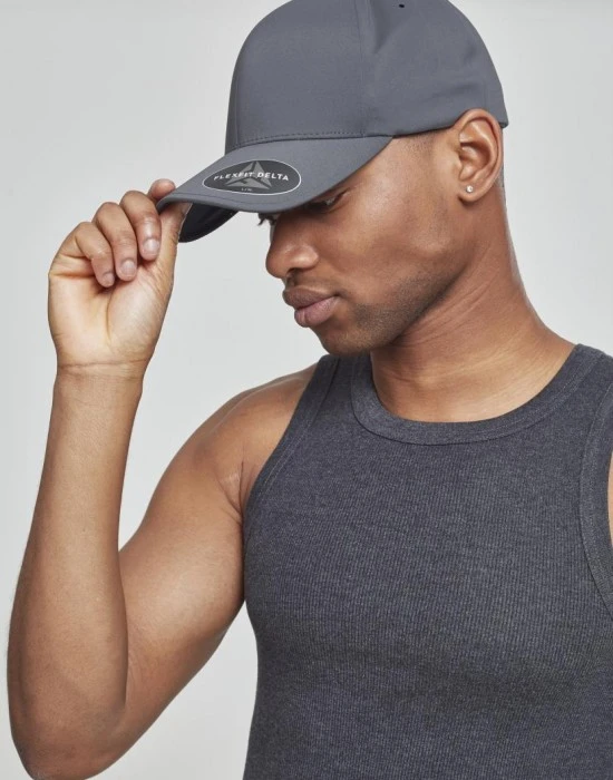 Шапка с козирка в тъмносиво Flexfit Delta, Шапки с козирка - Hoodstyle.bg