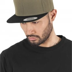 Шапка с козирка в цвят маслина Mister Tee Classic Snapback 2-Tone 