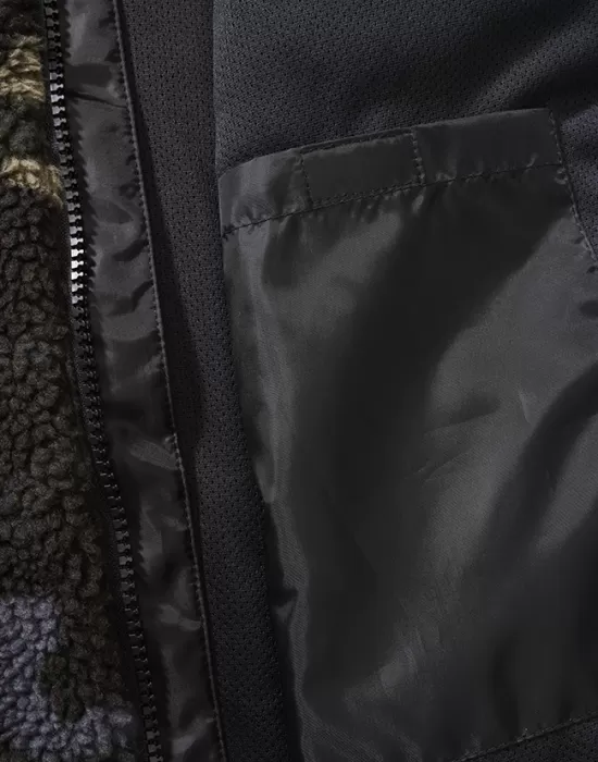 Мъжка жилетка от плюшен полар в тъмен камуфлаж Brandit Teddyfleece Vest, Жилетки - Hoodstyle.bg